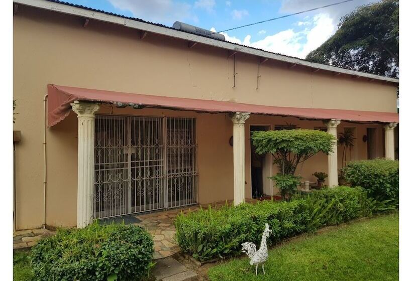 پانسیون Intercom Lodge