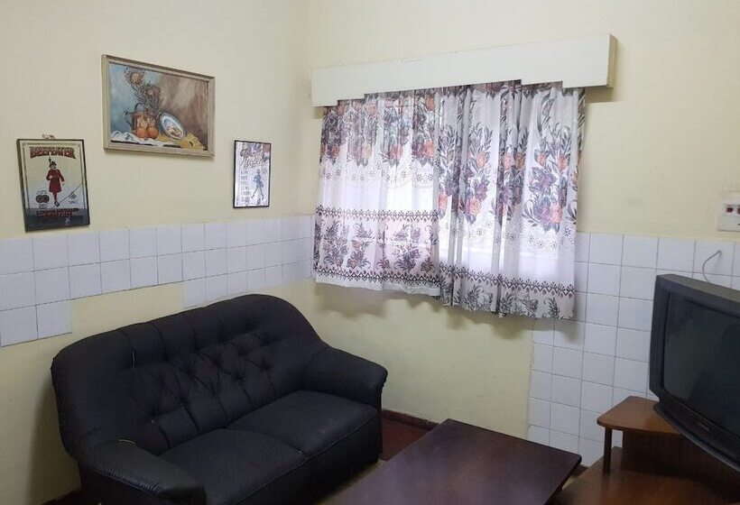 پانسیون Intercom Lodge