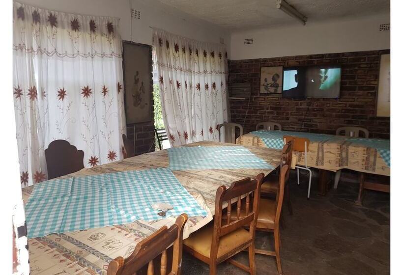 پانسیون Intercom Lodge