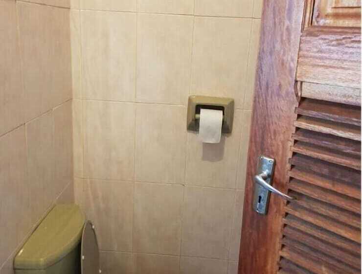 پانسیون Intercom Lodge