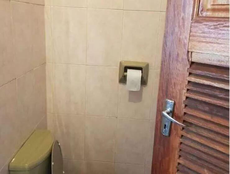 پانسیون Intercom Lodge
