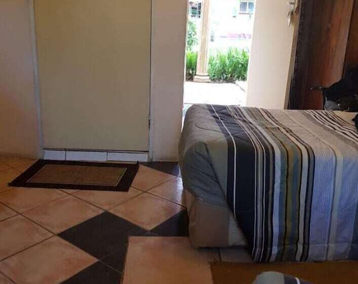 پانسیون Intercom Lodge