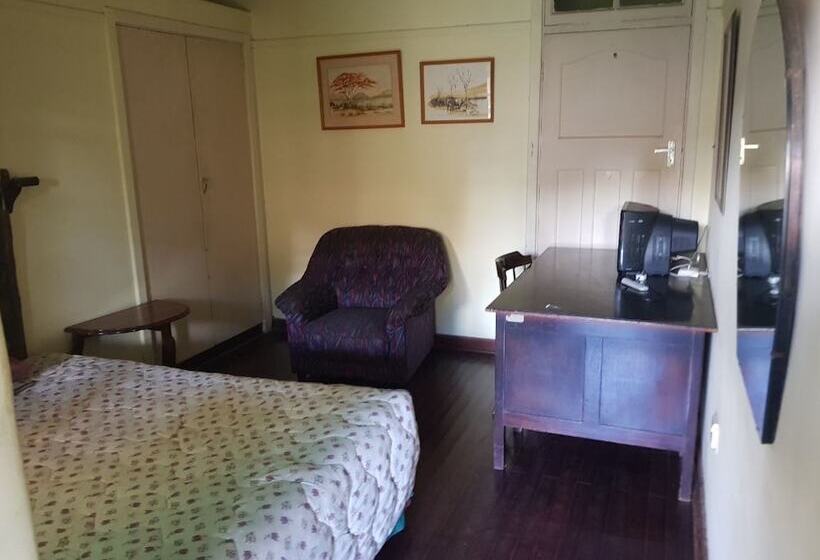 پانسیون Intercom Lodge