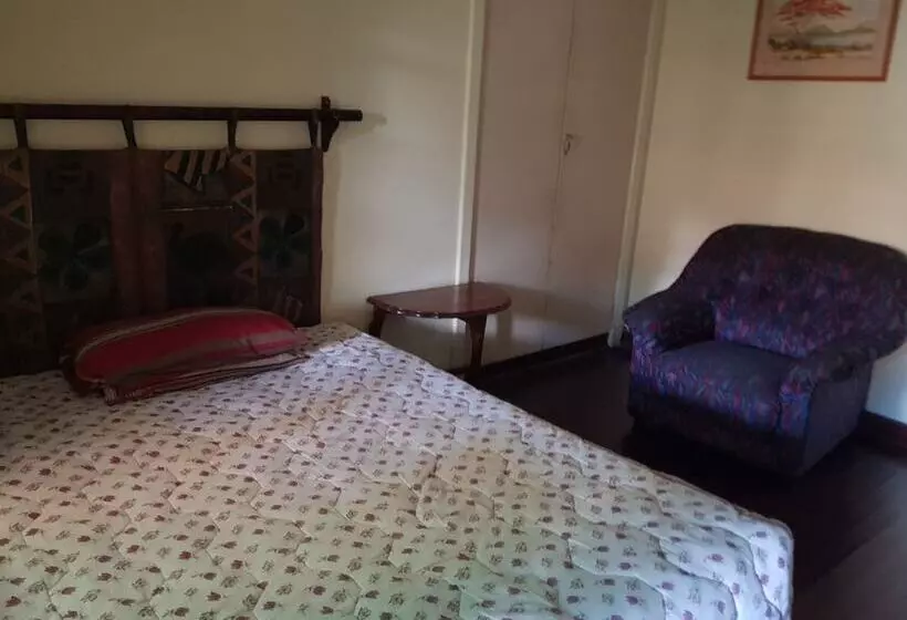 پانسیون Intercom Lodge