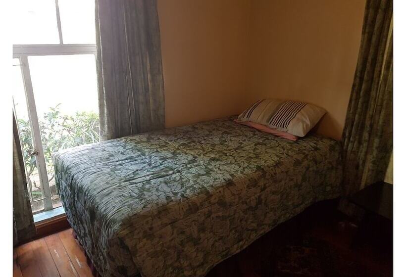 پانسیون Intercom Lodge