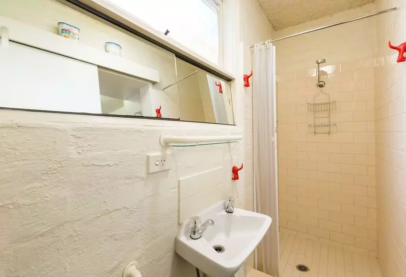 The Reid   Simple Artsy Studio By Rose St Markets