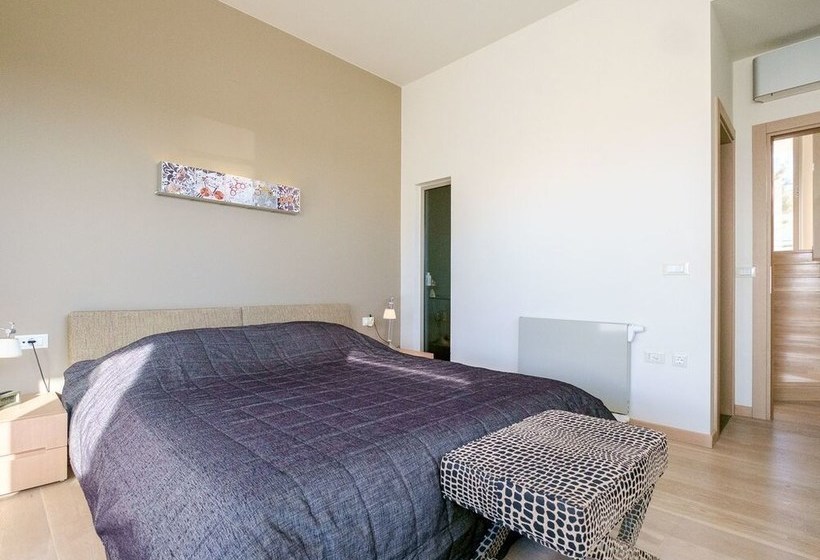 Spectacular Modern Art Villa With Private Pool