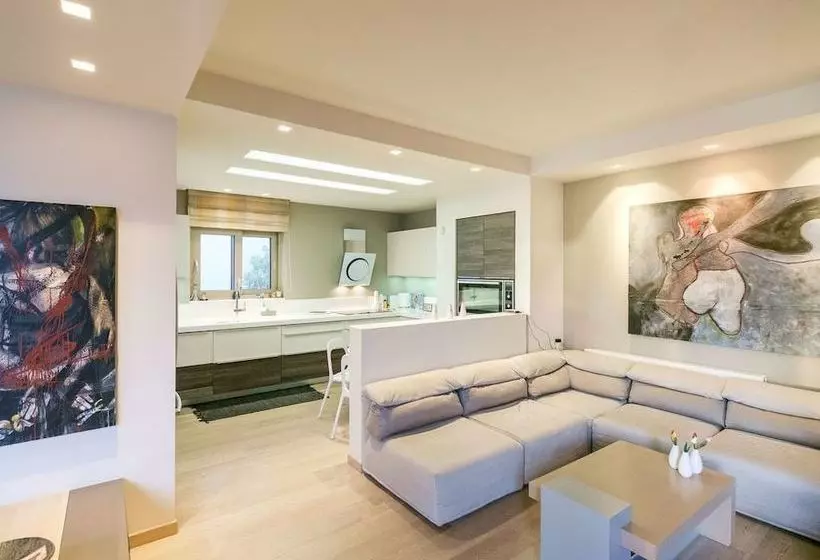 Spectacular Modern Art Villa With Private Pool
