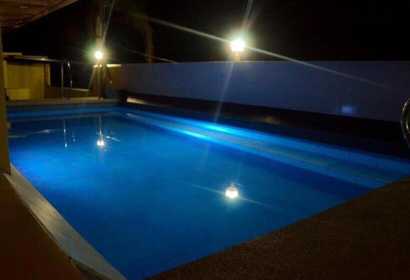 בית מלון כפרי La Galleon Suites