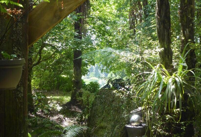 בית מלון כפרי Mount Tutu Eco Sanctuary