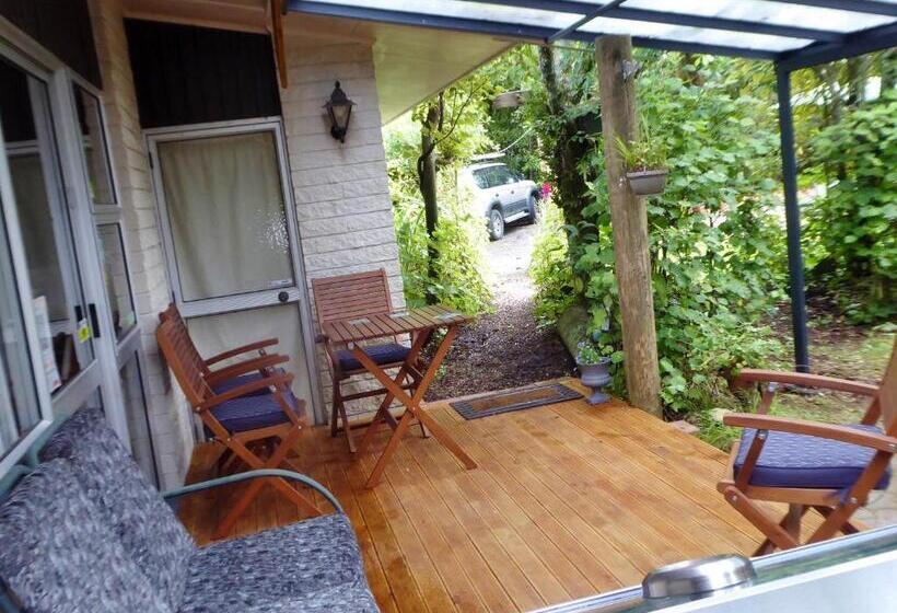 בית מלון כפרי Mount Tutu Eco Sanctuary