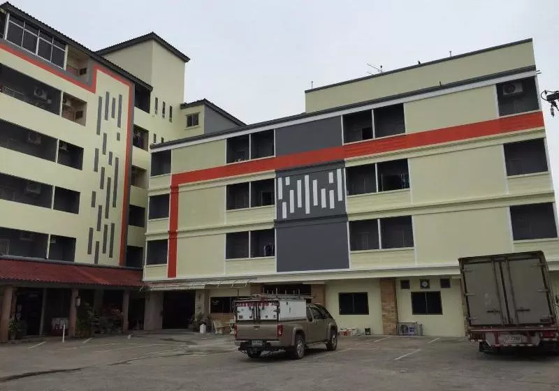 هتل Pakchong Town