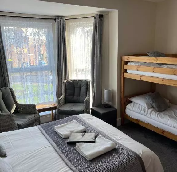 ホテル Willows Guest House