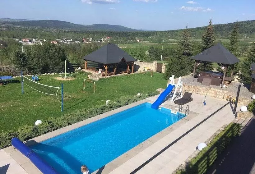 Hotelli Apartamenty Pod łysicą