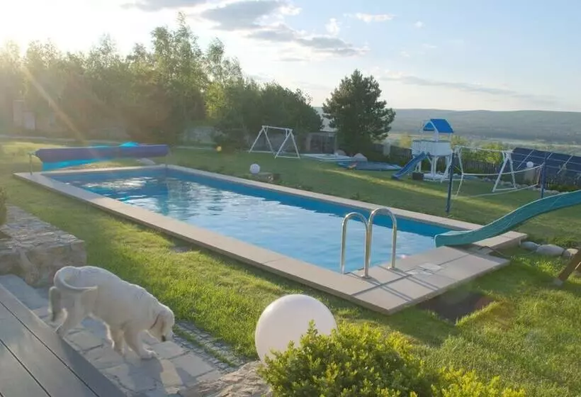 Hotelli Apartamenty Pod łysicą