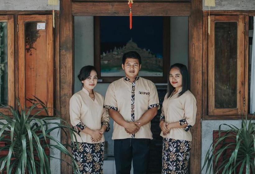 هتل Cempaka Borobudur Guest House