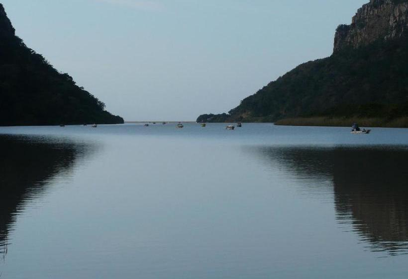 ホテル Cremorne Estate