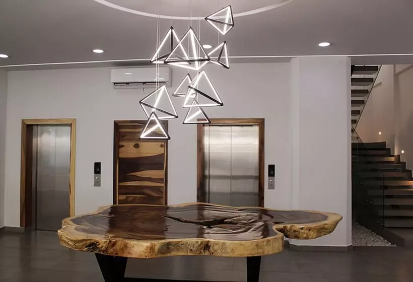 ホテル Anb Aeropuerto Guadalajara