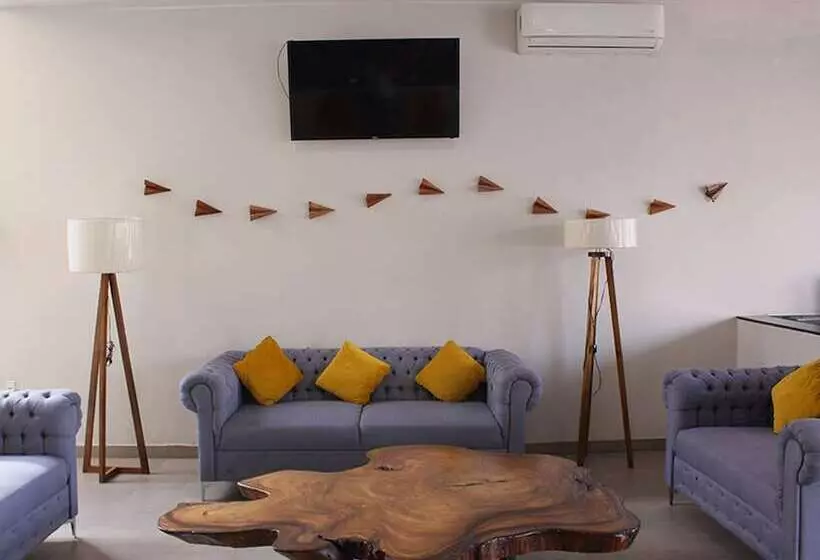 ホテル Anb Aeropuerto Guadalajara