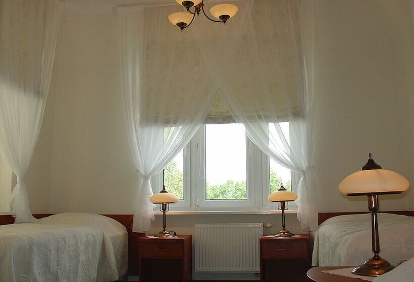 בית מלון כפרי Bursztyn