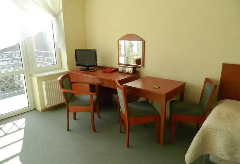 هتل Bursztyn