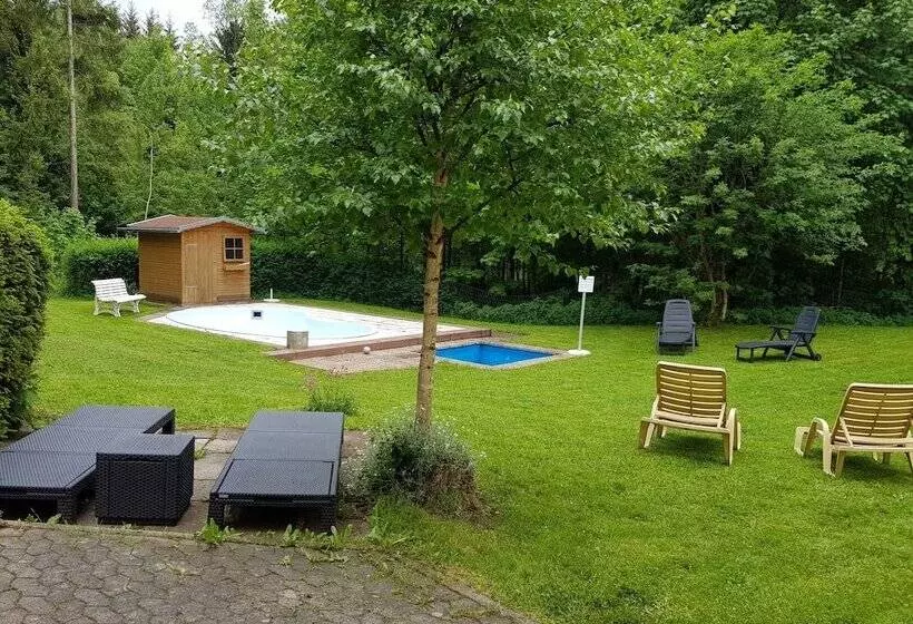 ホテル Verwöhn Pension Wiesengrund