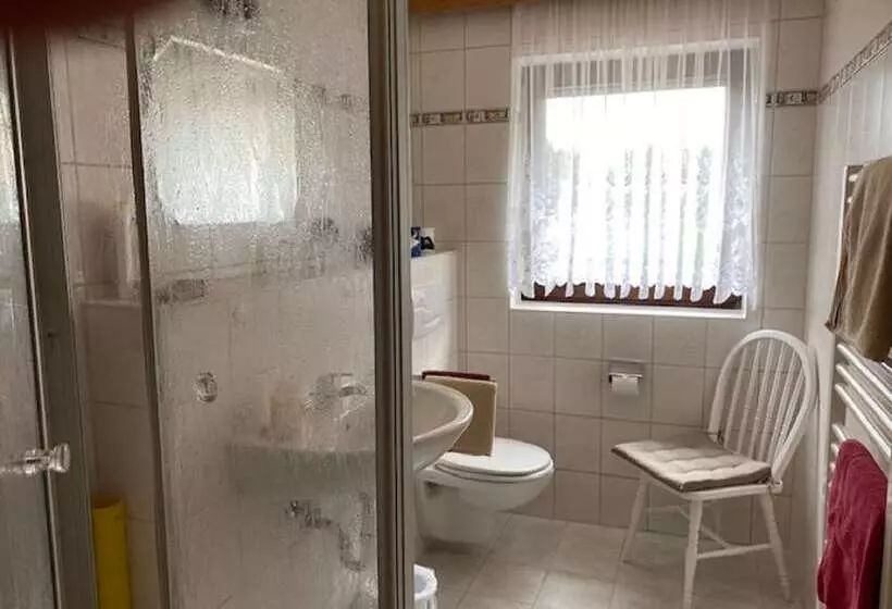 ホテル Verwöhn Pension Wiesengrund