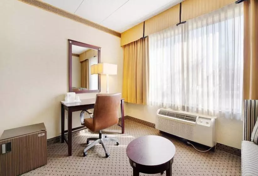 Fairbridge Hotel & Conference Center East Hanover