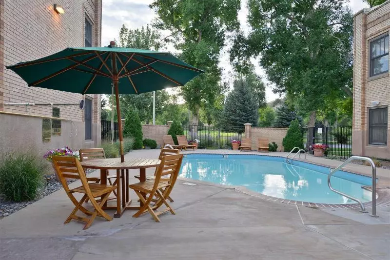 בית מלון כפרי Best Western Plus Plaza