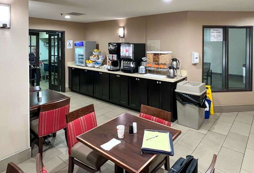 Отель Comfort Inn & Suites Surprise Near Sun City West