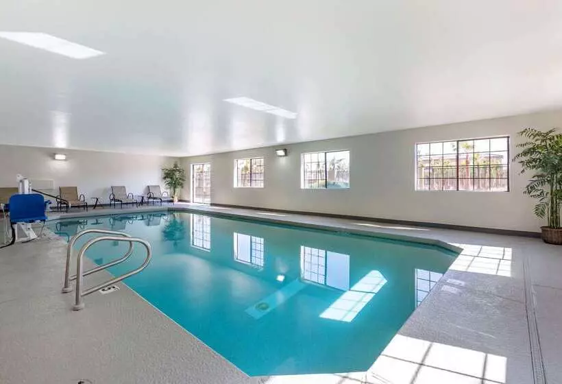 Отель Comfort Inn & Suites Surprise Near Sun City West