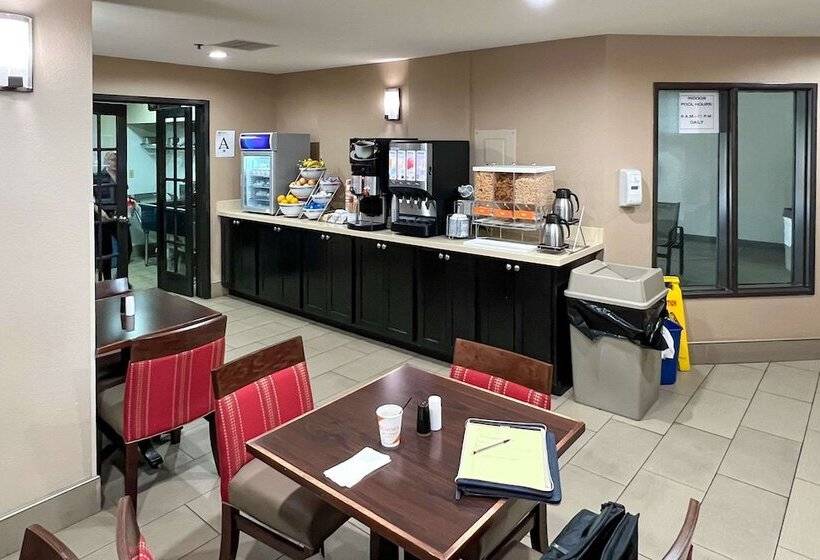Отель Comfort Inn & Suites Surprise Near Sun City West