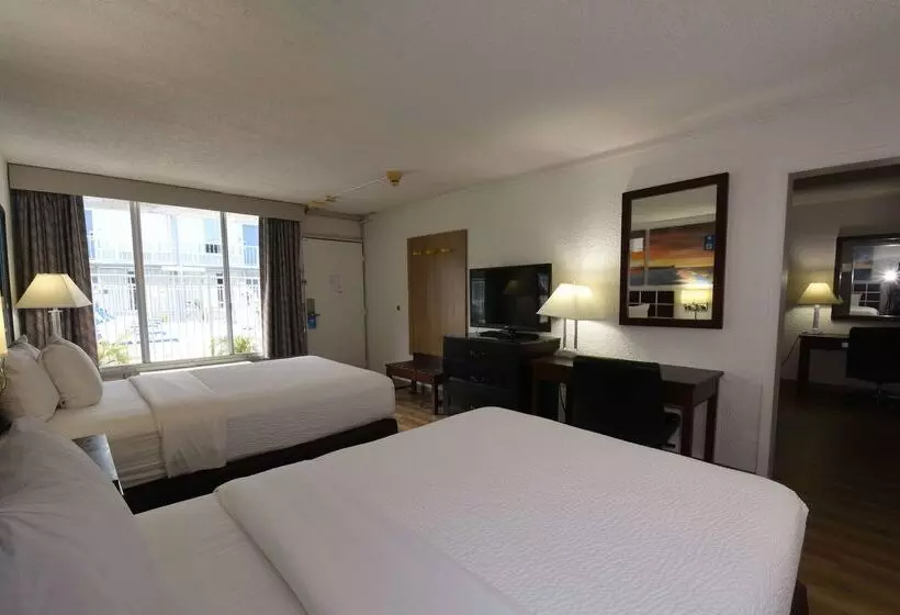 Hotelli Days Inn By Wyndham Stuart