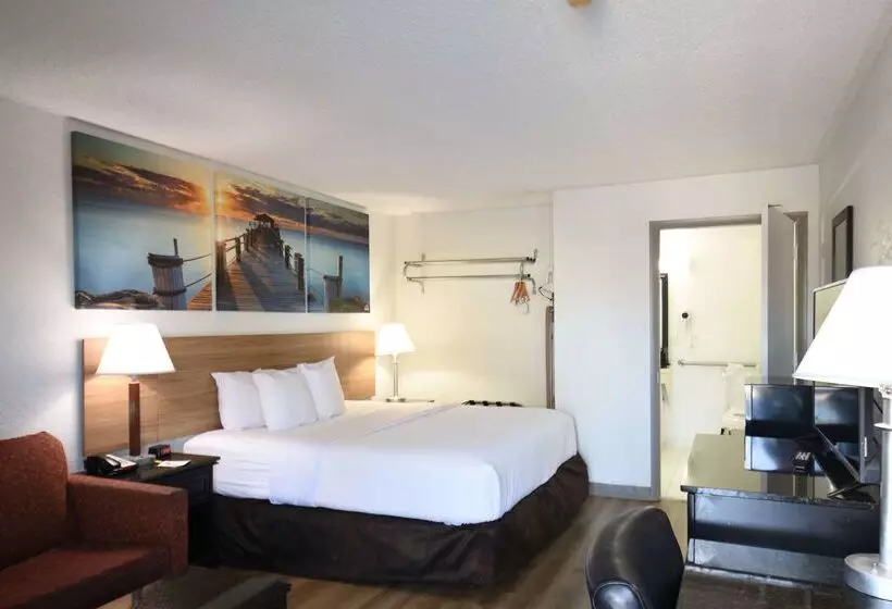 Hotelli Days Inn By Wyndham Stuart