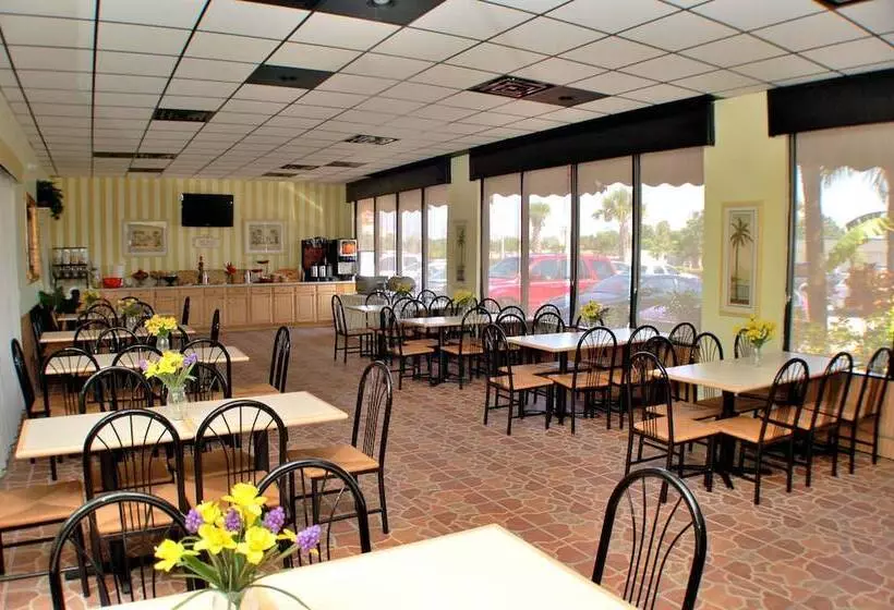 Hotelli Days Inn By Wyndham Stuart