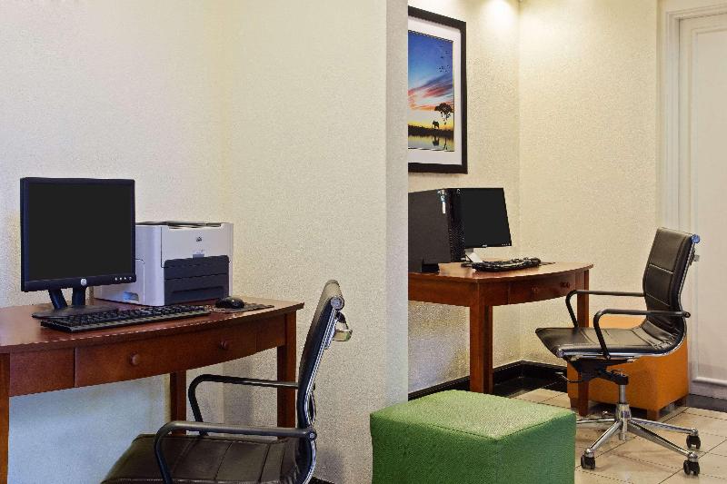 فندق Oasis Bay Suites, Tampa, Busch Gardens, Usf