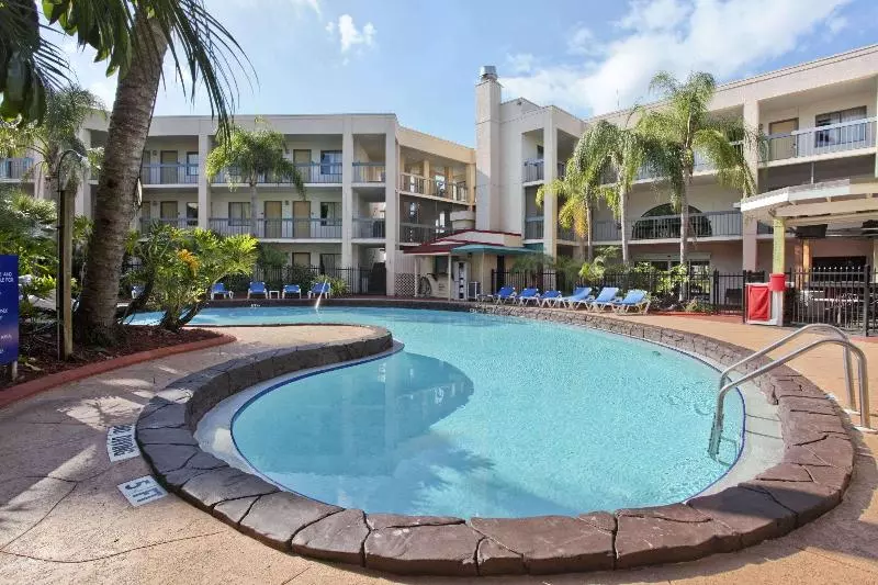 هتل Oasis Bay Suites, Tampa, Busch Gardens, Usf