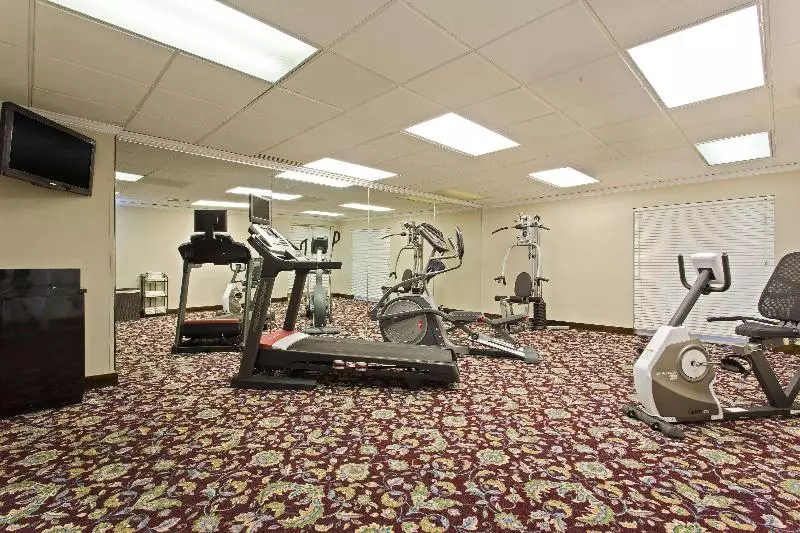 هتل Oasis Bay Suites, Tampa, Busch Gardens, Usf