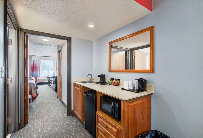 Otel Ramada By Wyndham Sioux Falls Airport   Waterpark Resort & Event Center