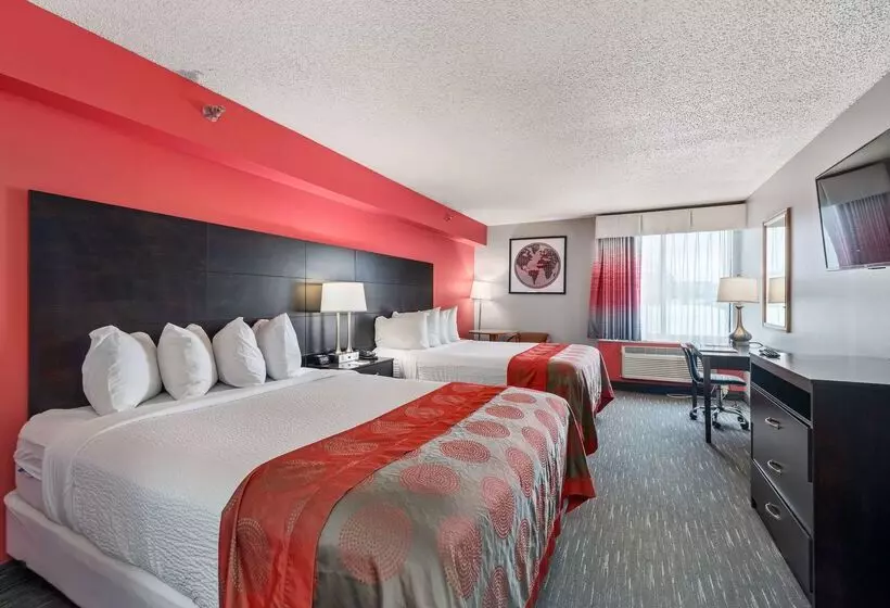 هتل Ramada By Wyndham Sioux Falls Airport   Waterpark Resort & Event Center