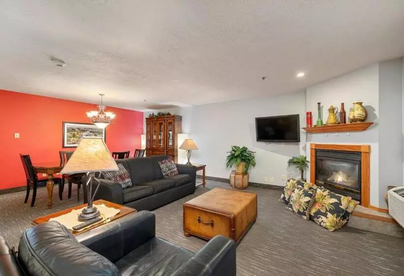 هتل Ramada By Wyndham Sioux Falls Airport   Waterpark Resort & Event Center