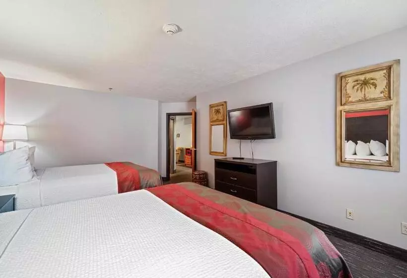 هتل Ramada By Wyndham Sioux Falls Airport   Waterpark Resort & Event Center