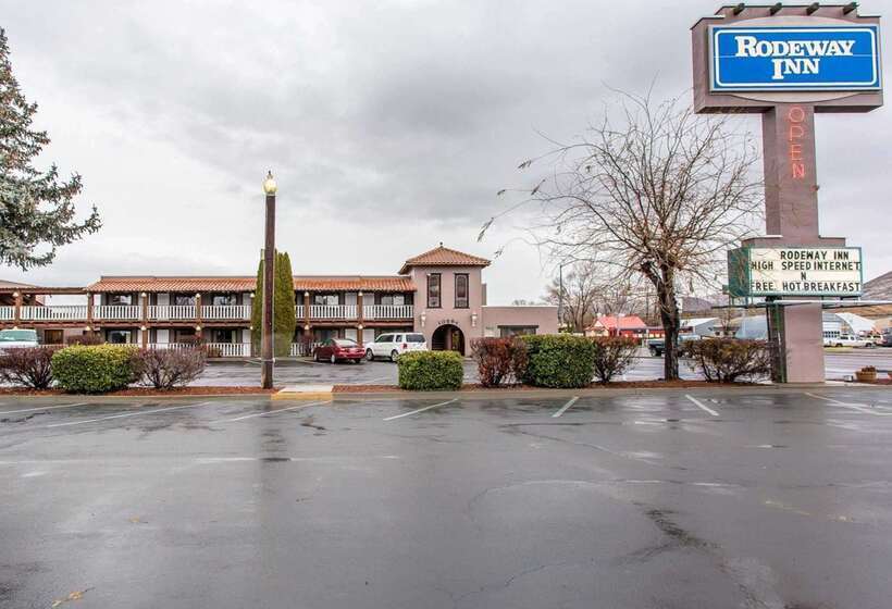 فندق Rodeway Inn