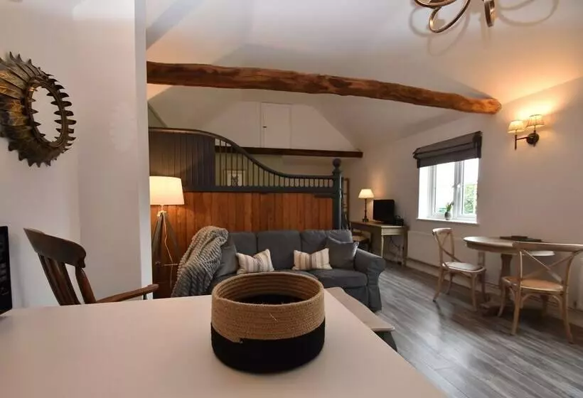Buttercup Cottage