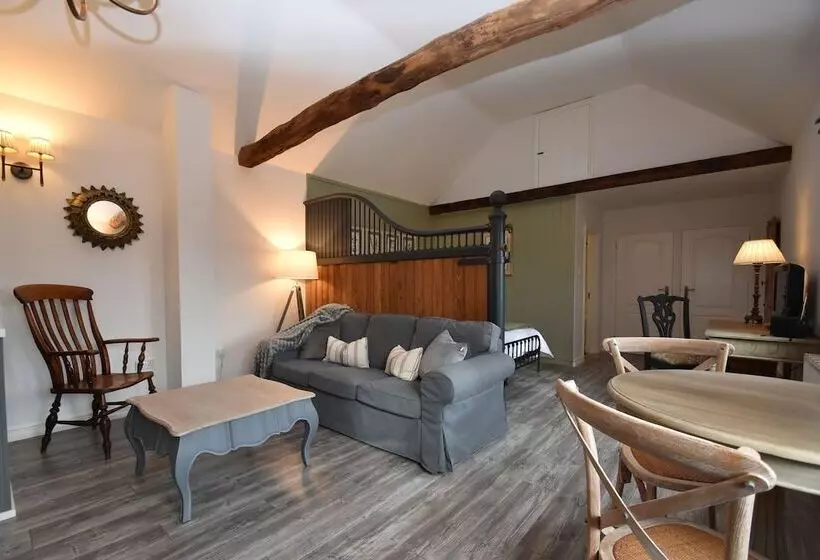Buttercup Cottage