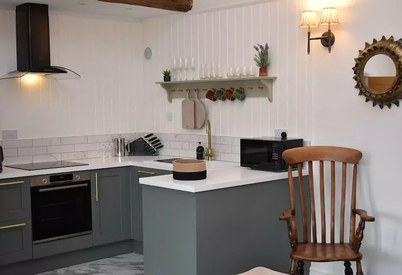 Buttercup Cottage