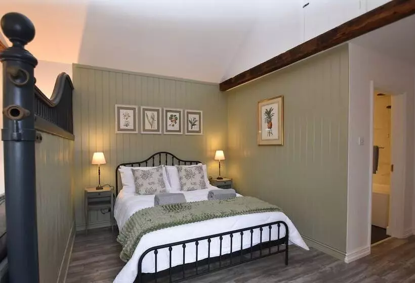 Buttercup Cottage