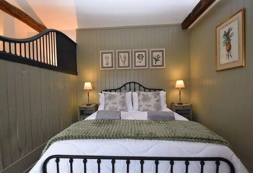 Buttercup Cottage