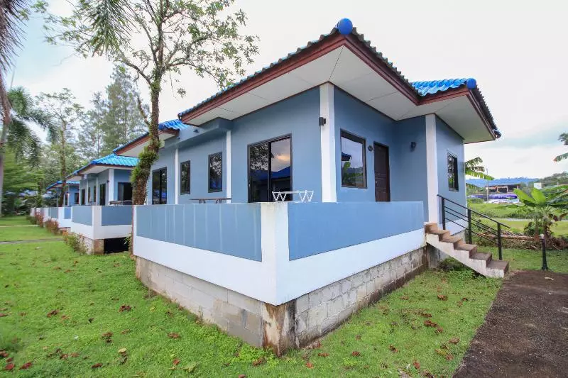Hotelli Capital O75345 Praewa Villas Naiyang Phuket