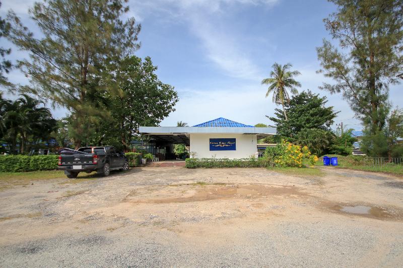 호텔 Capital O75345 Praewa Villas Naiyang Phuket